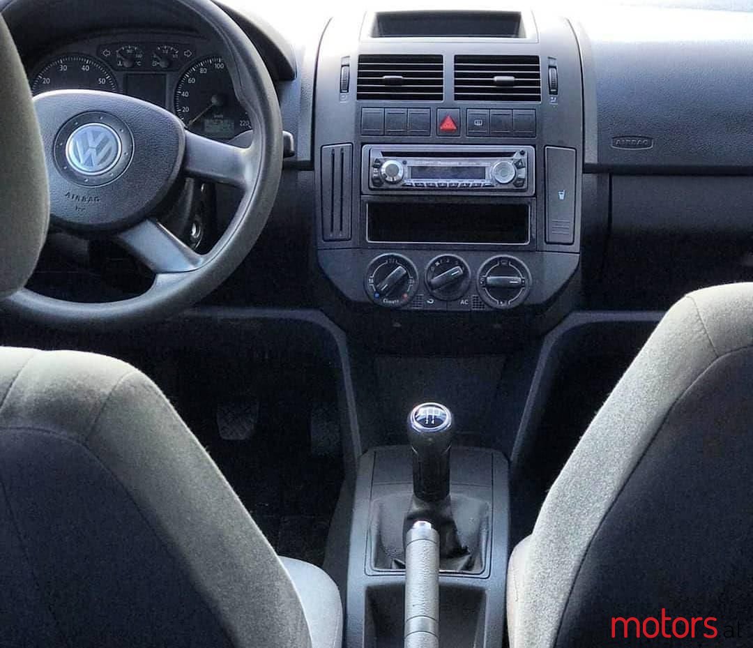 2008' Volkswagen Polo photo #4