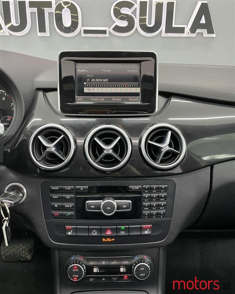 2014' Mercedes-Benz B 250 photo #2