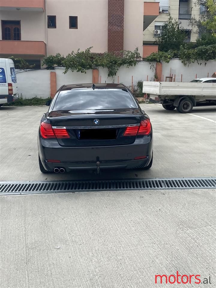 2010' BMW 730 photo #6