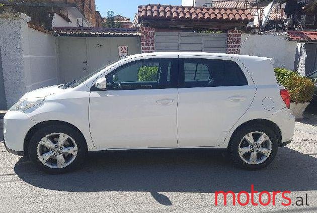 2009' Toyota Urban Cruiser photo #1