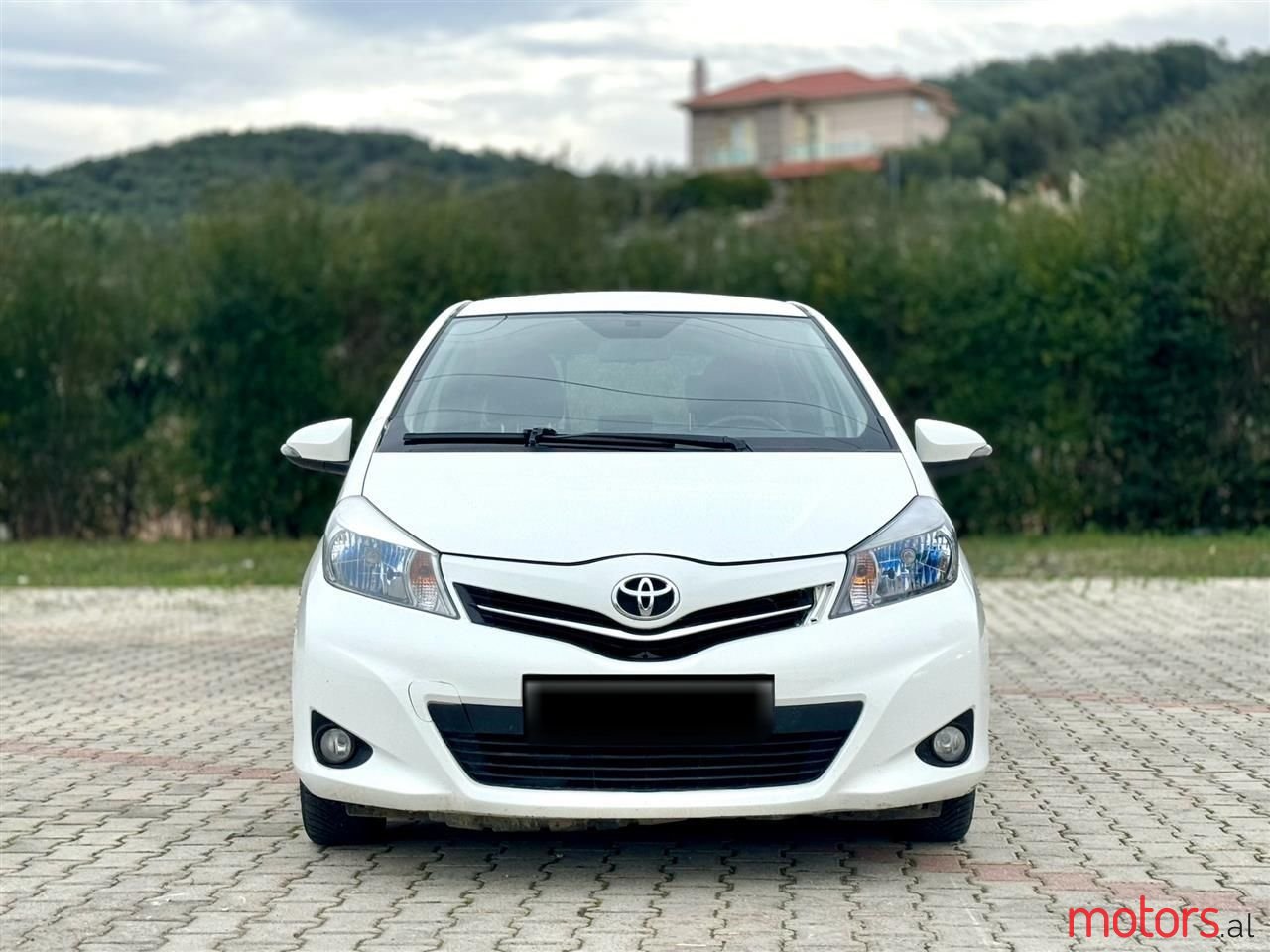 2012' Toyota Yaris photo #1
