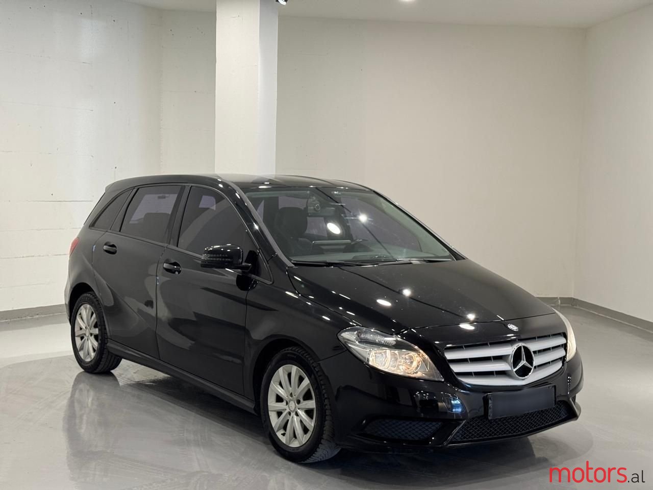 2013' Mercedes-Benz B 200 photo #1