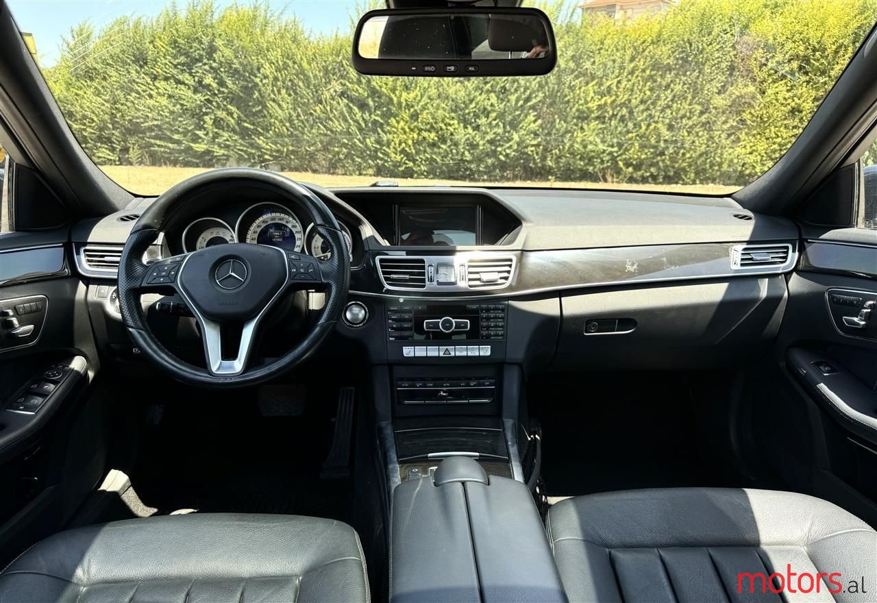 2015' Mercedes-Benz E 220 photo #1