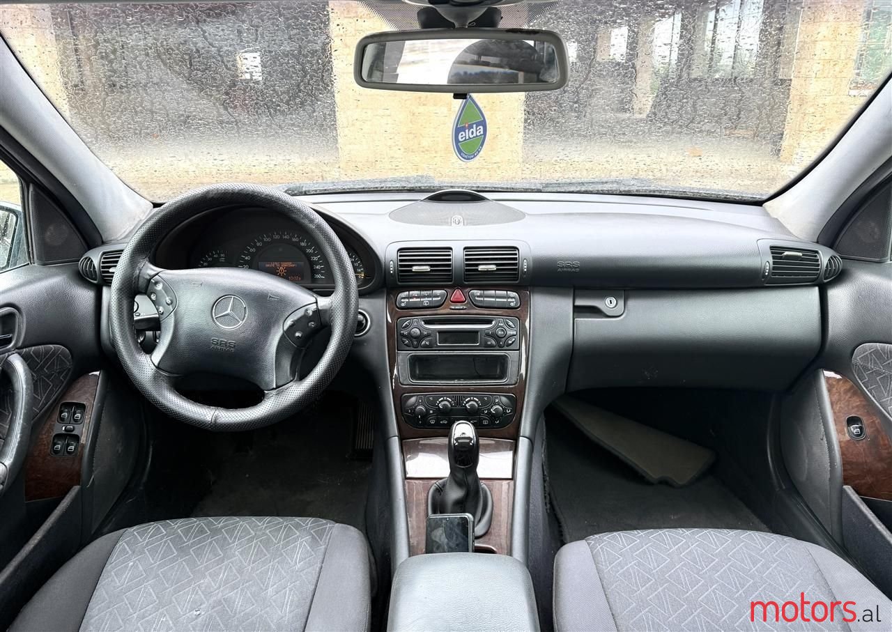 2004' Mercedes-Benz C 220 photo #2