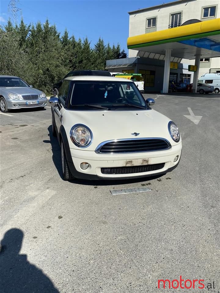 2010' MINI Cooper photo #2