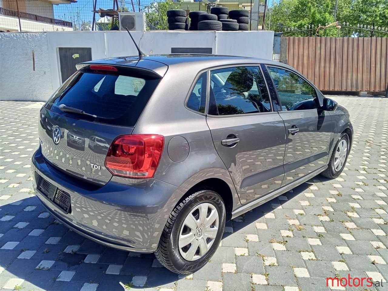 2012' Volkswagen Polo photo #5