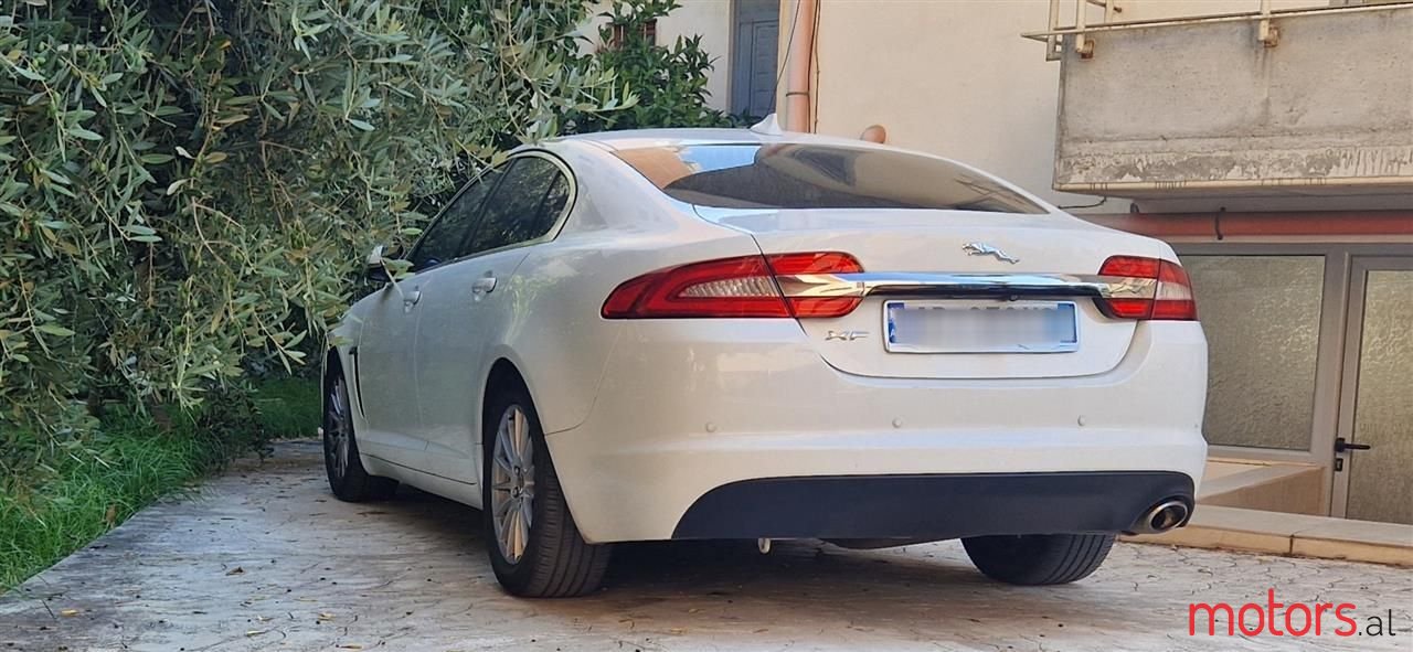 2014' Jaguar XF photo #4