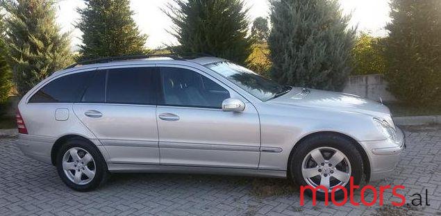 2004' Mercedes-Benz C-Class photo #1