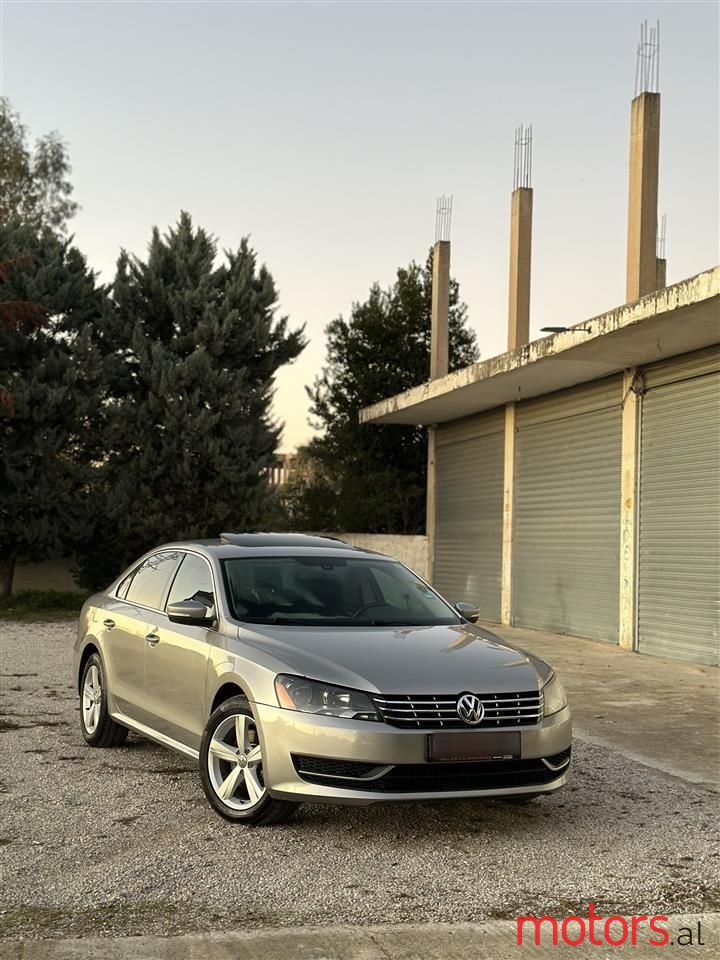 2013' Volkswagen Passat photo #1