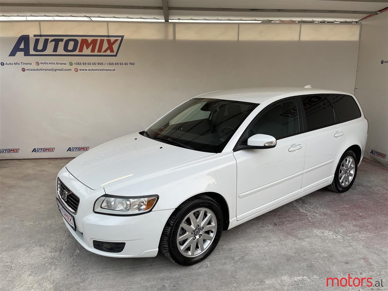 2009' Volvo V50 photo #1