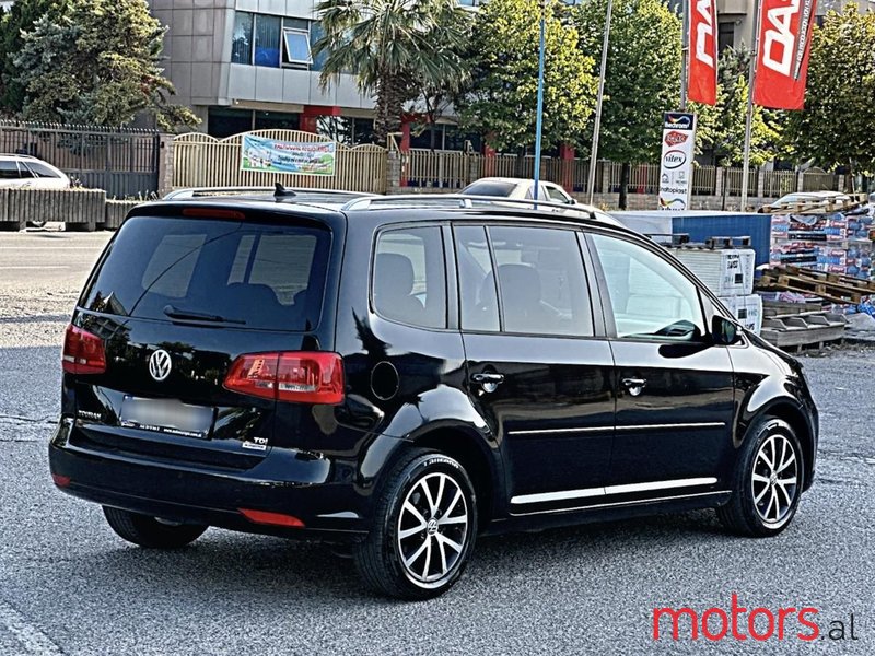 2014' Volkswagen Touran photo #4