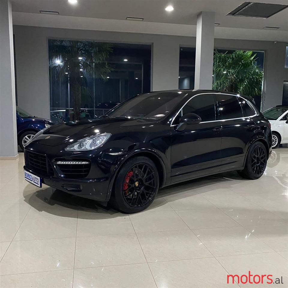 2010' Porsche Cayenne photo #1