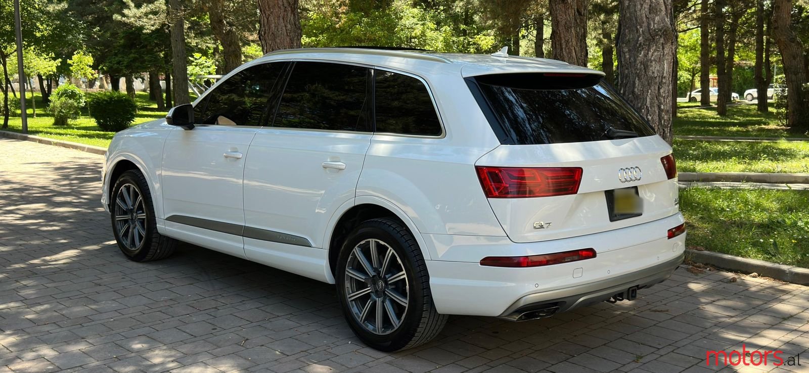 2017' Audi Q7 photo #2