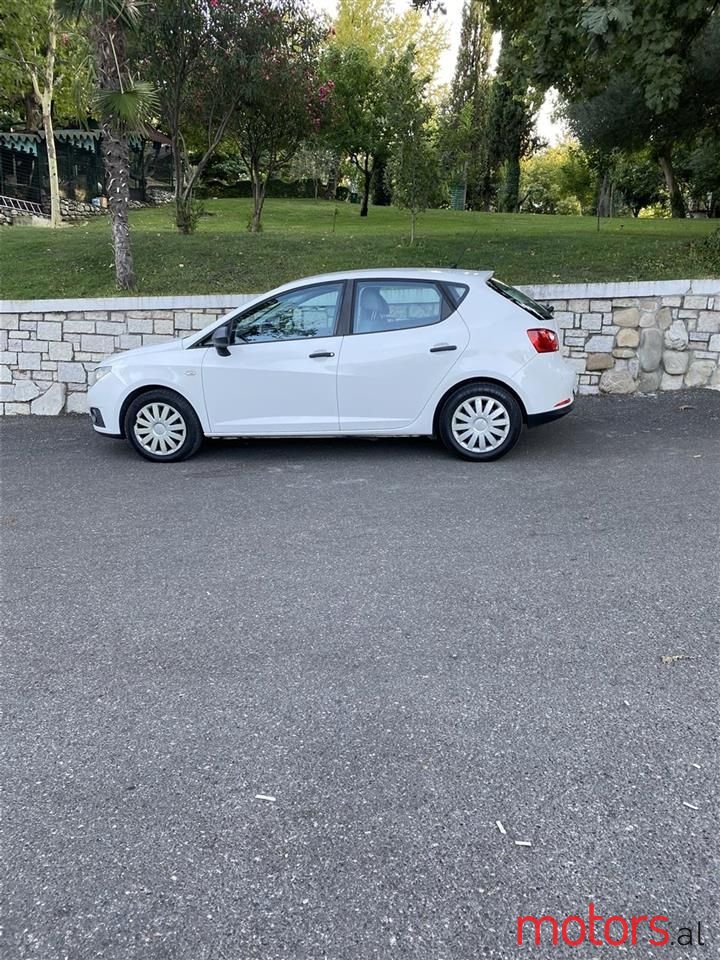 2010' SEAT Ibiza photo #1