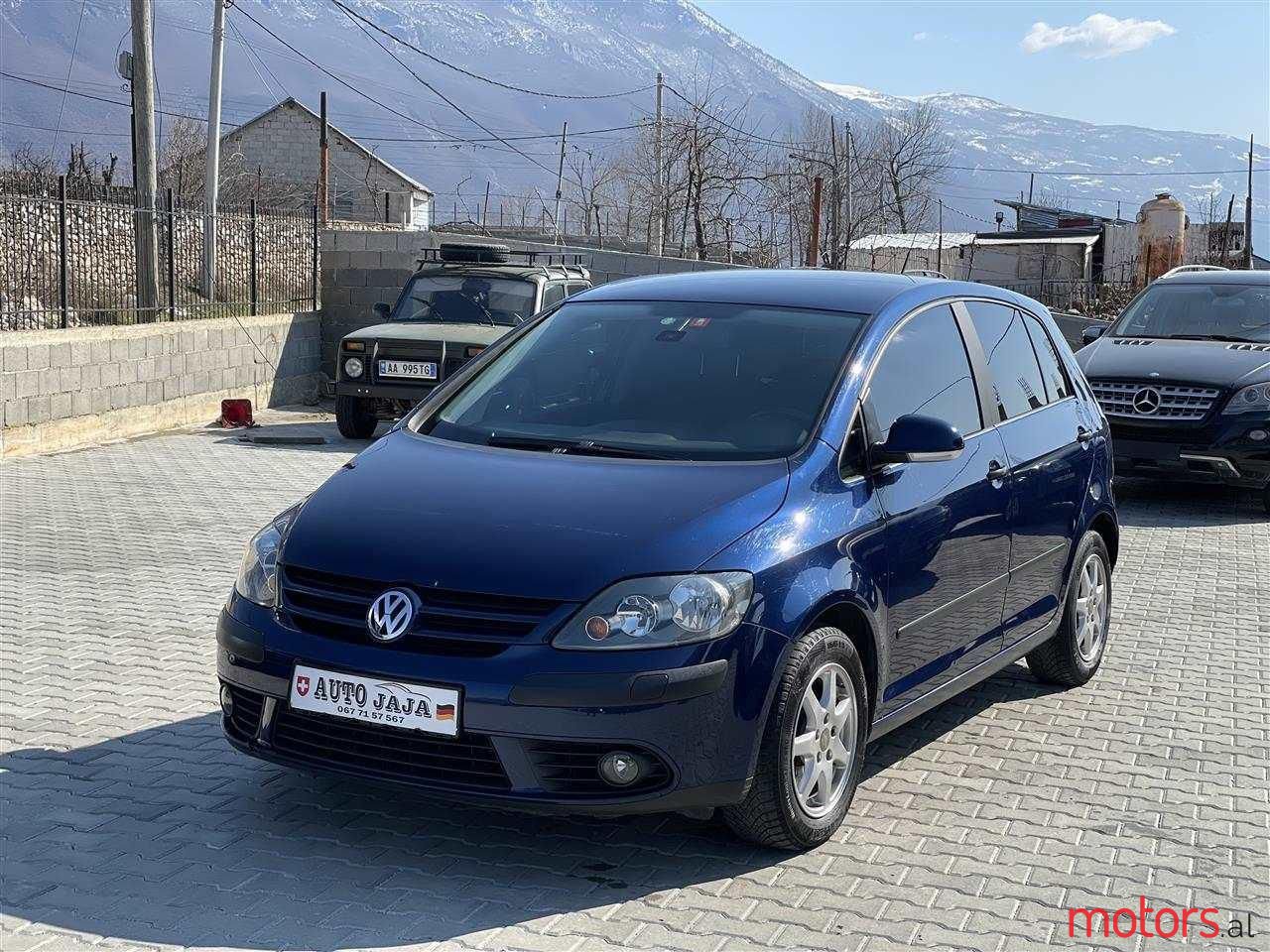 2005' Volkswagen Golf photo #1