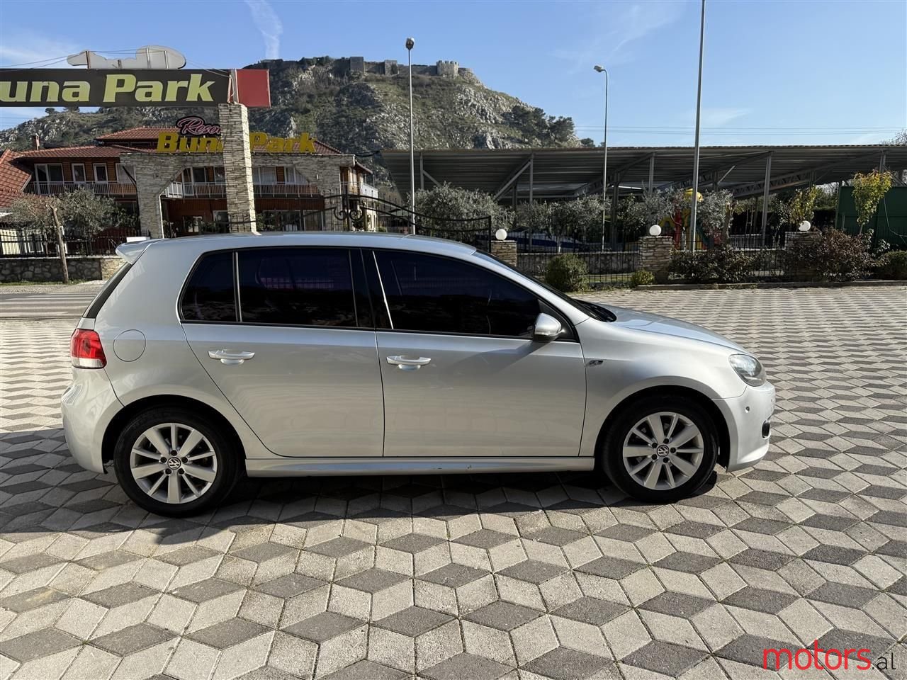 2012' Volkswagen Golf photo #3