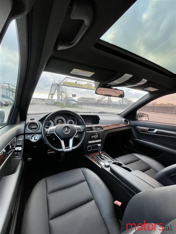 2012' Mercedes-Benz C 300 photo #4