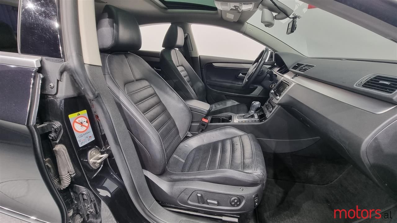 2012' Volkswagen photo #1