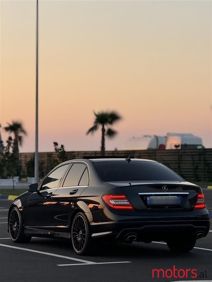 2012' Mercedes-Benz C 300 photo #4