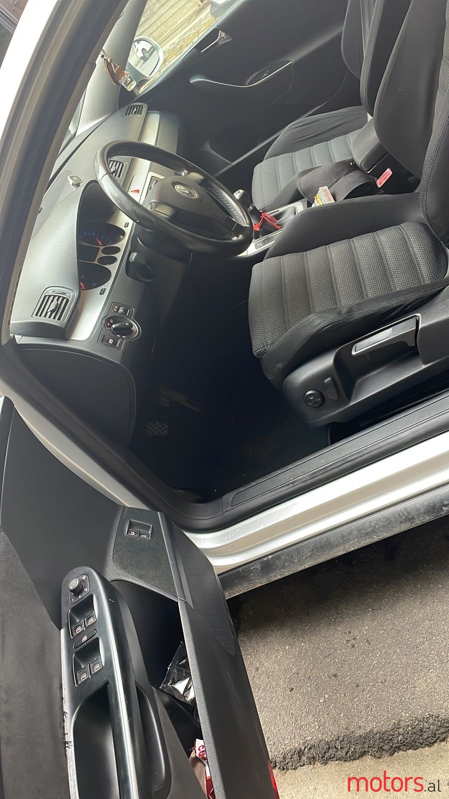 2008' Volkswagen Passat photo #7