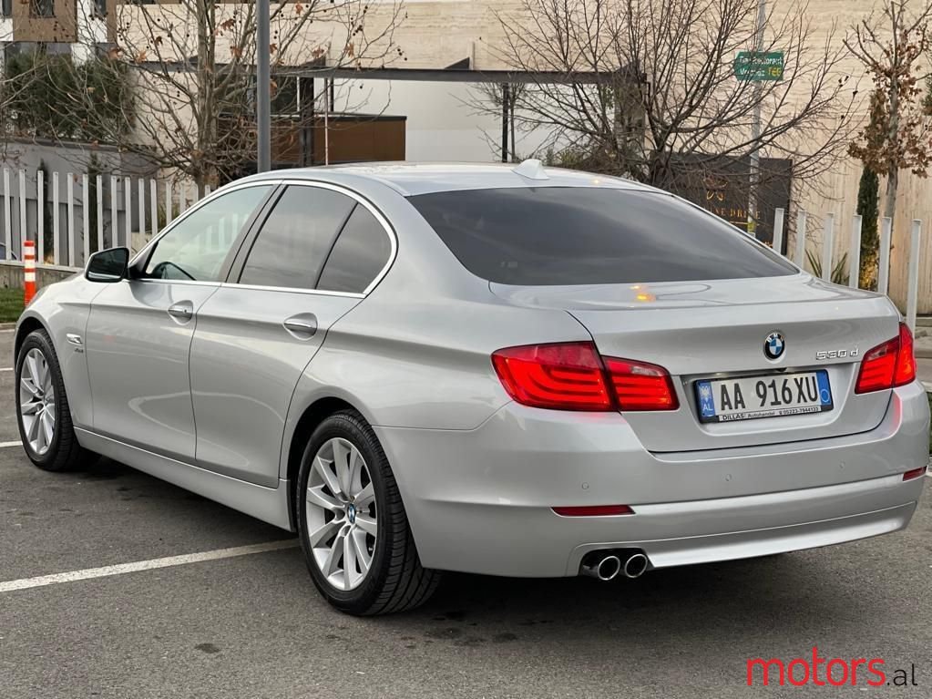 2011' BMW 530 photo #6