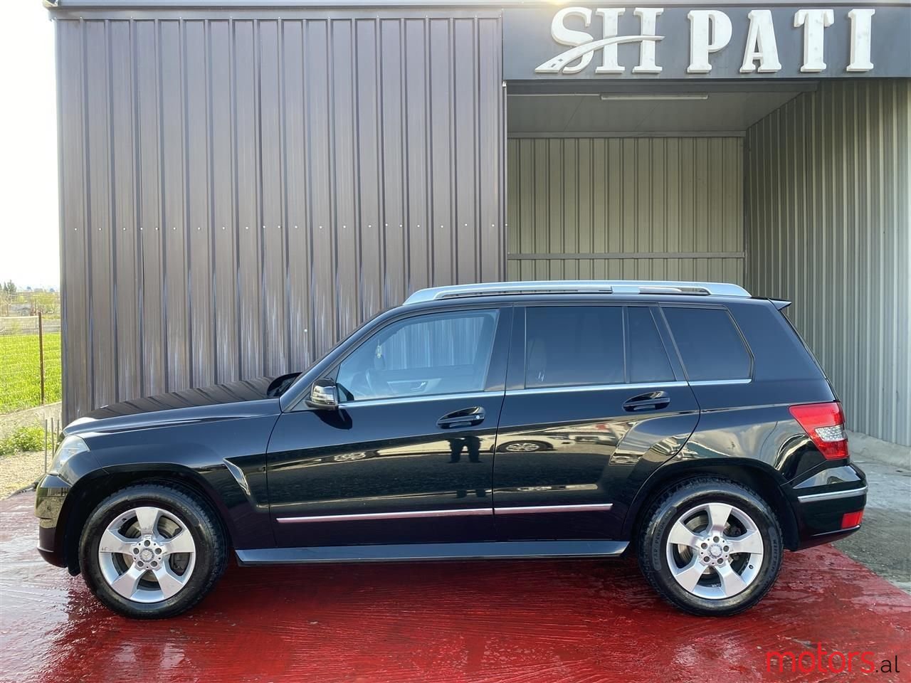 2010' Mercedes-Benz GLK 320 photo #6