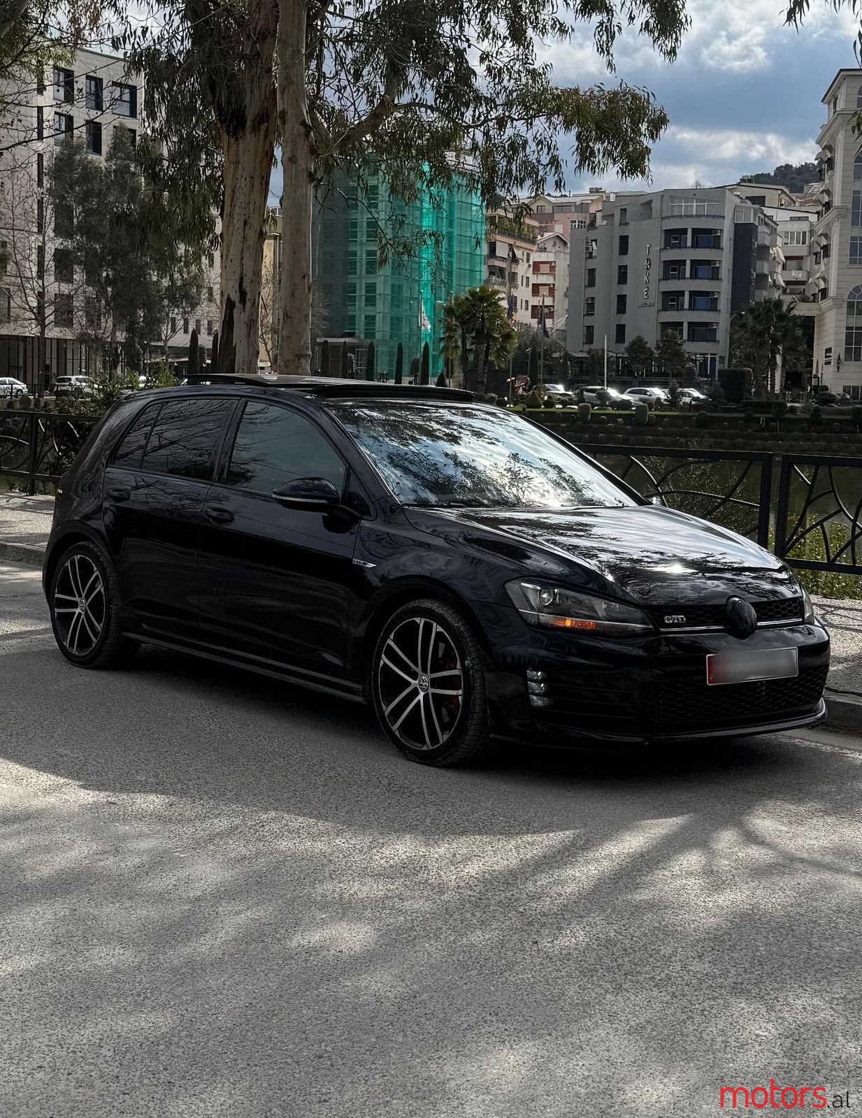2014' Volkswagen Golf photo #6