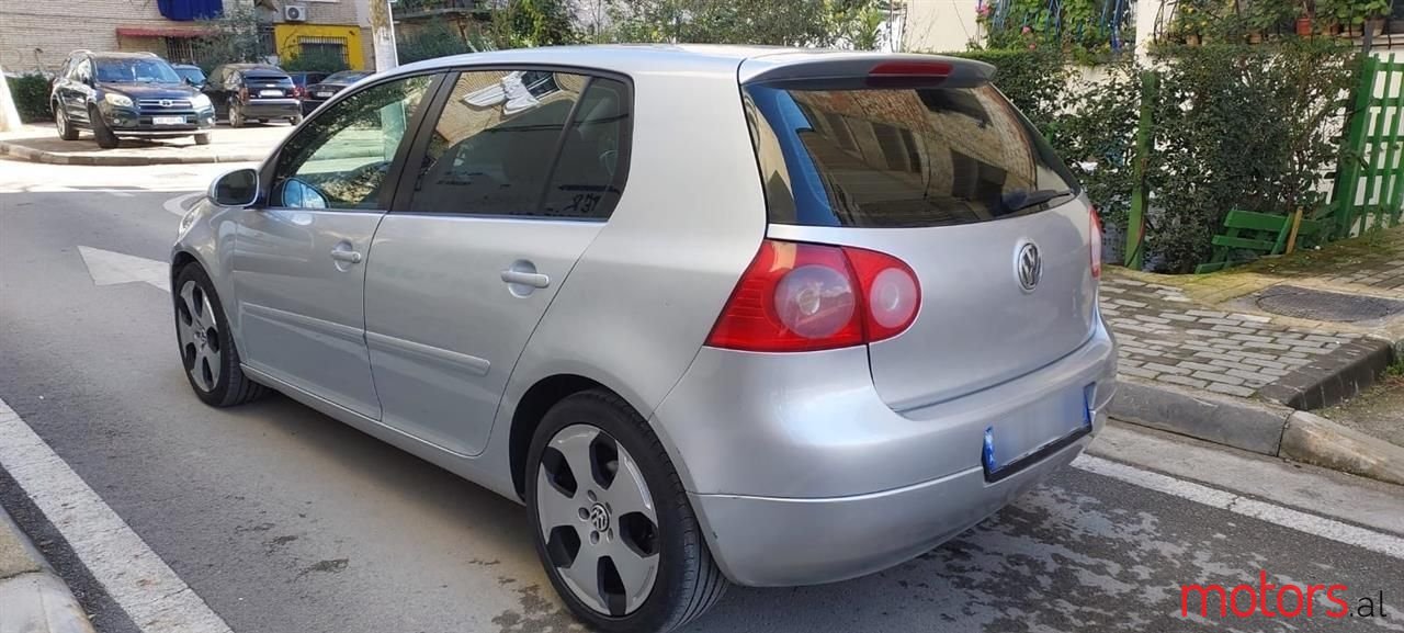 2005' Volkswagen Golf photo #3