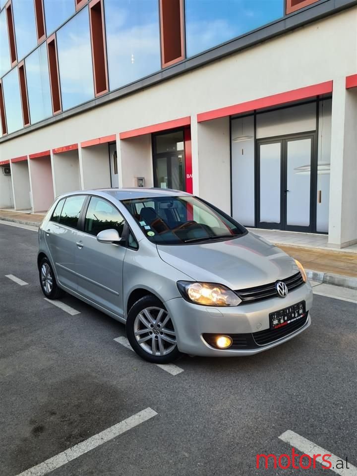 2009' Volkswagen Golf Plus photo #6