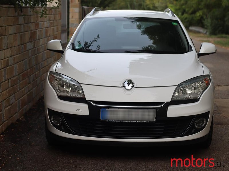 2012' Renault Megane photo #4