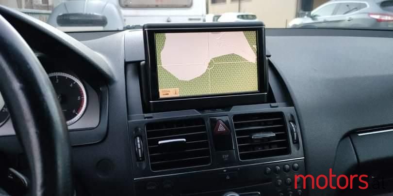 2009' Mercedes-Benz 220 photo #2