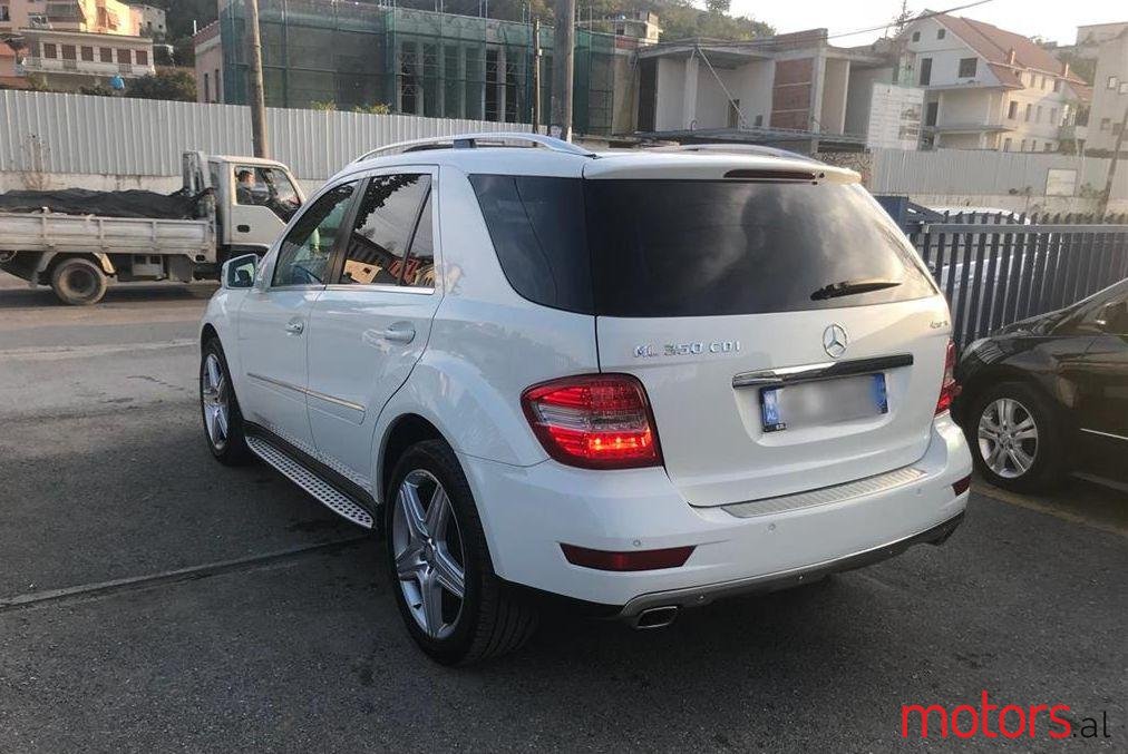 2010' Mercedes-Benz ML 350 photo #2