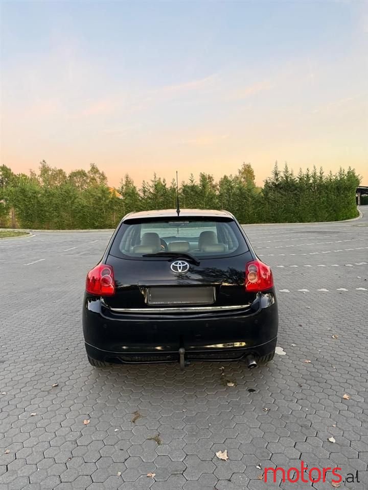 2008' Toyota Auris photo #1