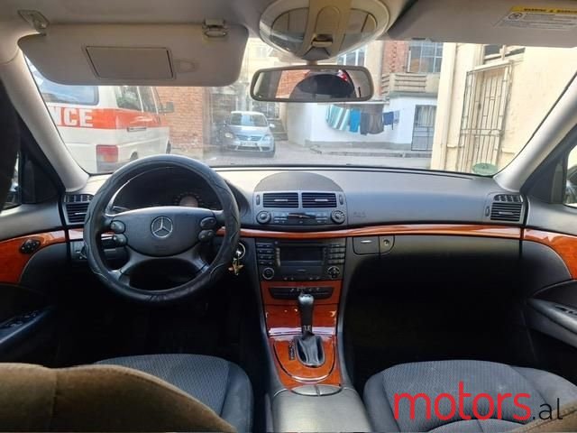 2006' Mercedes-Benz E 220 photo #5