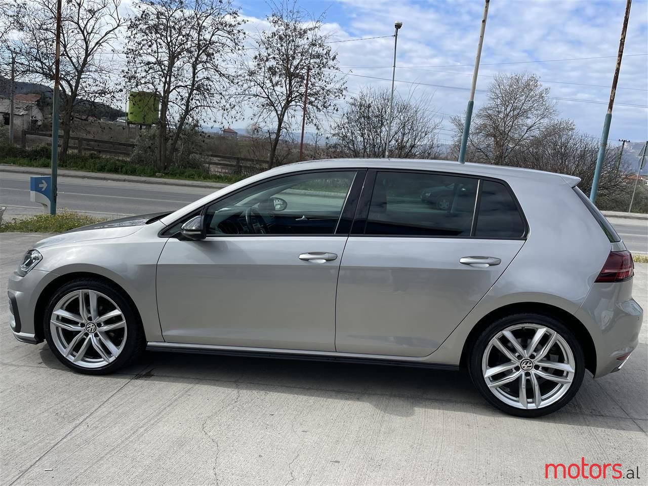 2016' Volkswagen Golf photo #5