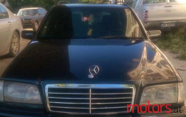 2000' Mercedes-Benz C-Class photo #2