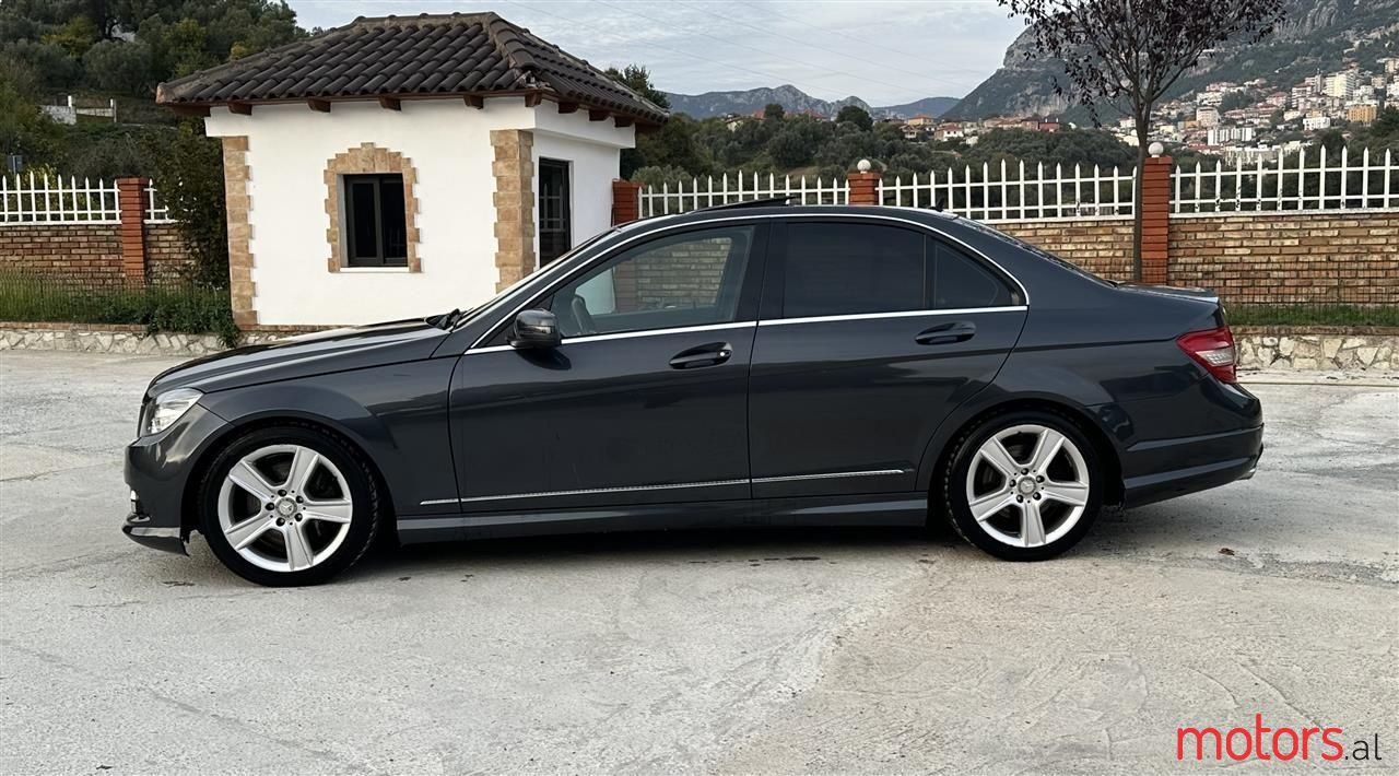 2010' Mercedes-Benz C 300 photo #3