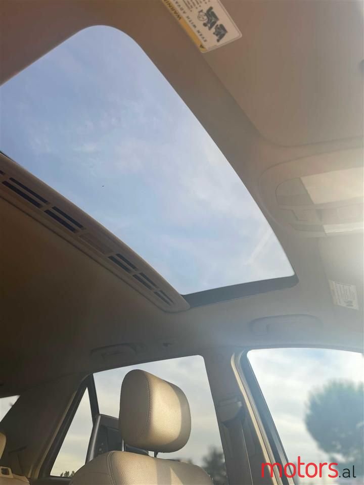 2010' Mercedes-Benz ML 320 photo #3