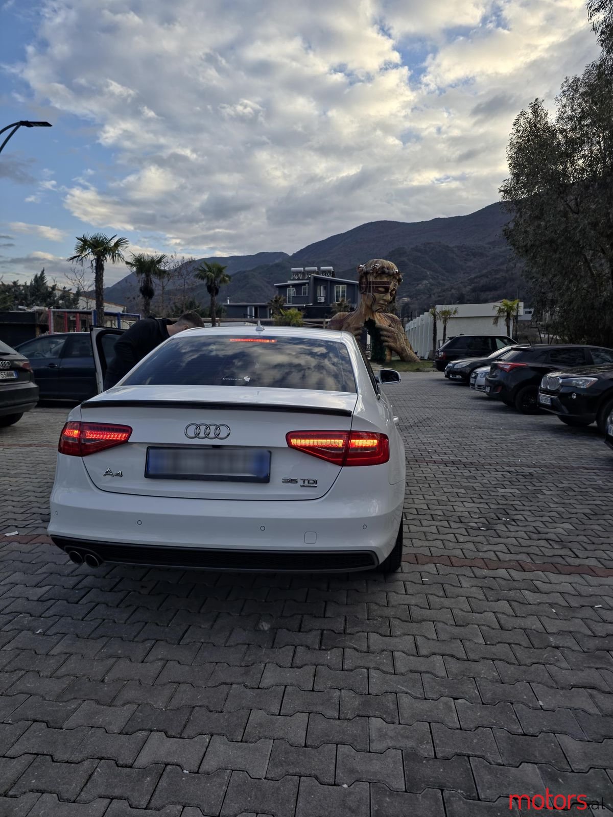 2015' Audi A4 photo #1