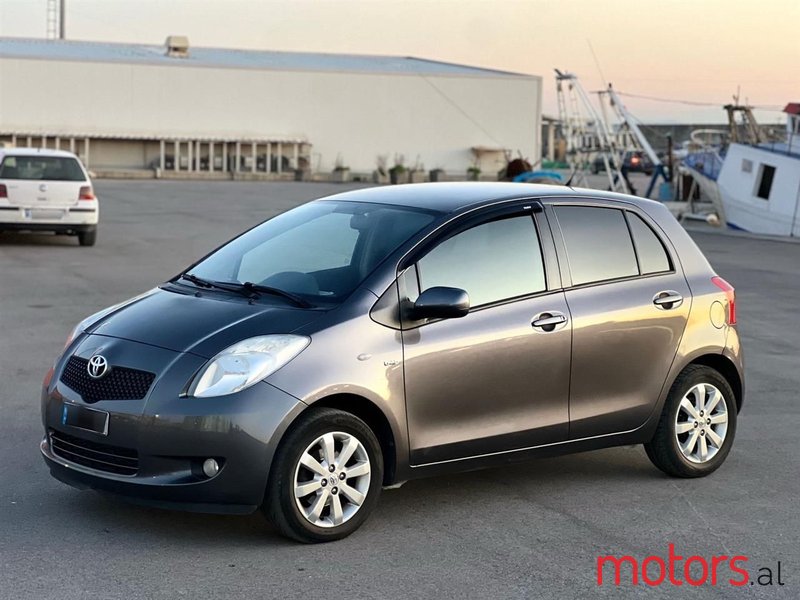 2009' Toyota Yaris photo #1
