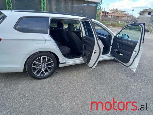 2016' Volkswagen Passat photo #6