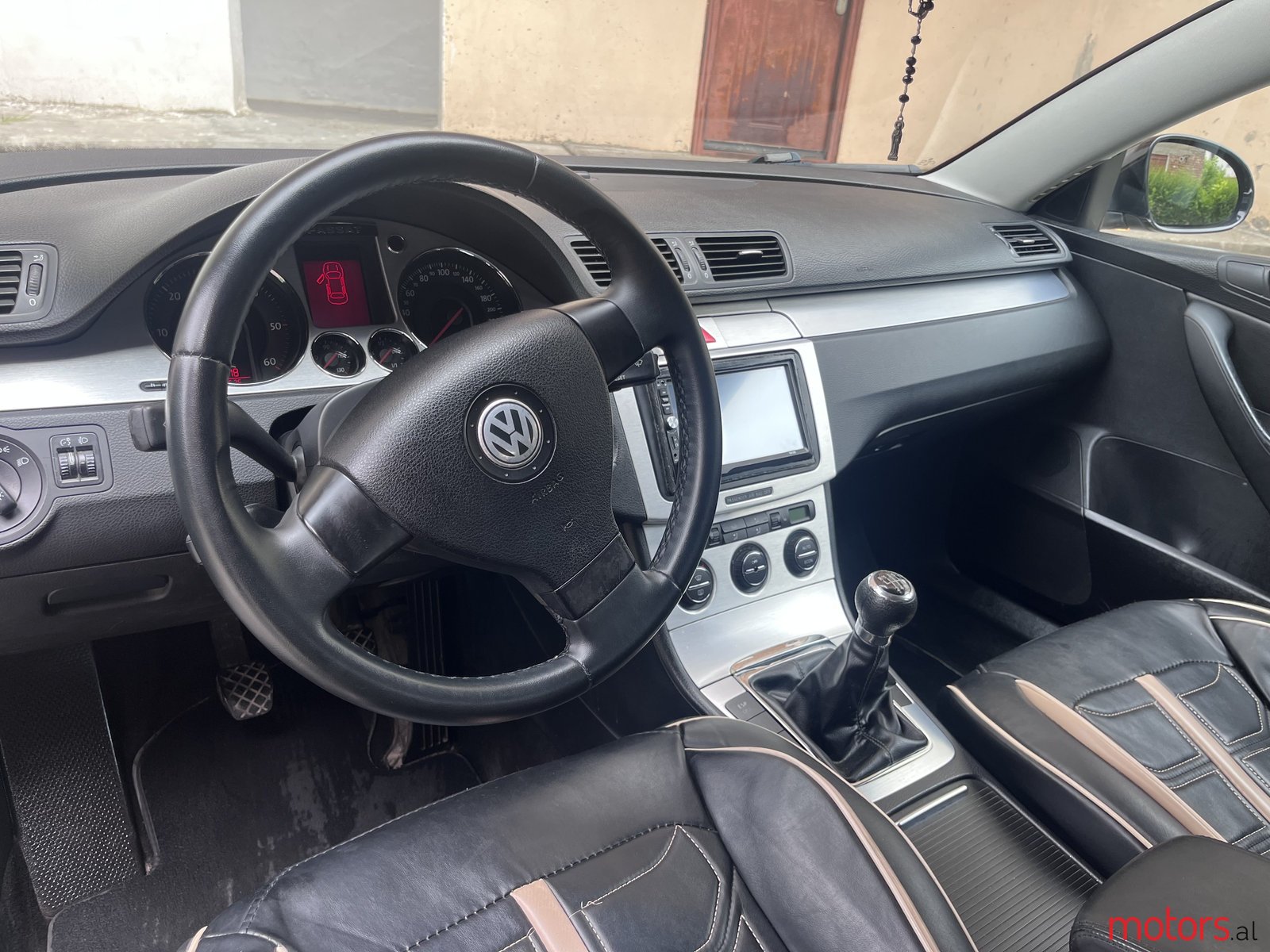 2005' Volkswagen Passat photo #6