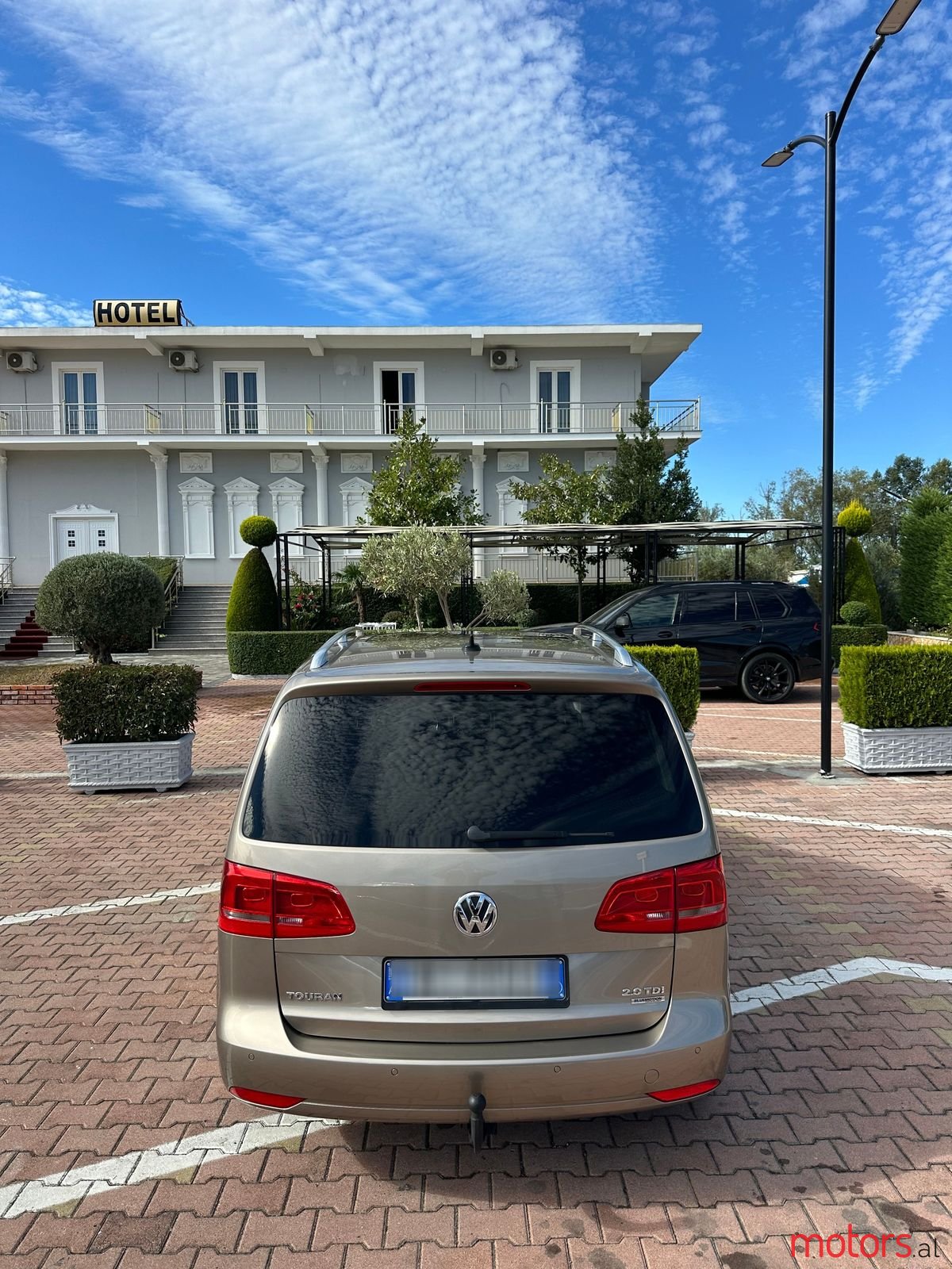 2013' Volkswagen Touran photo #5