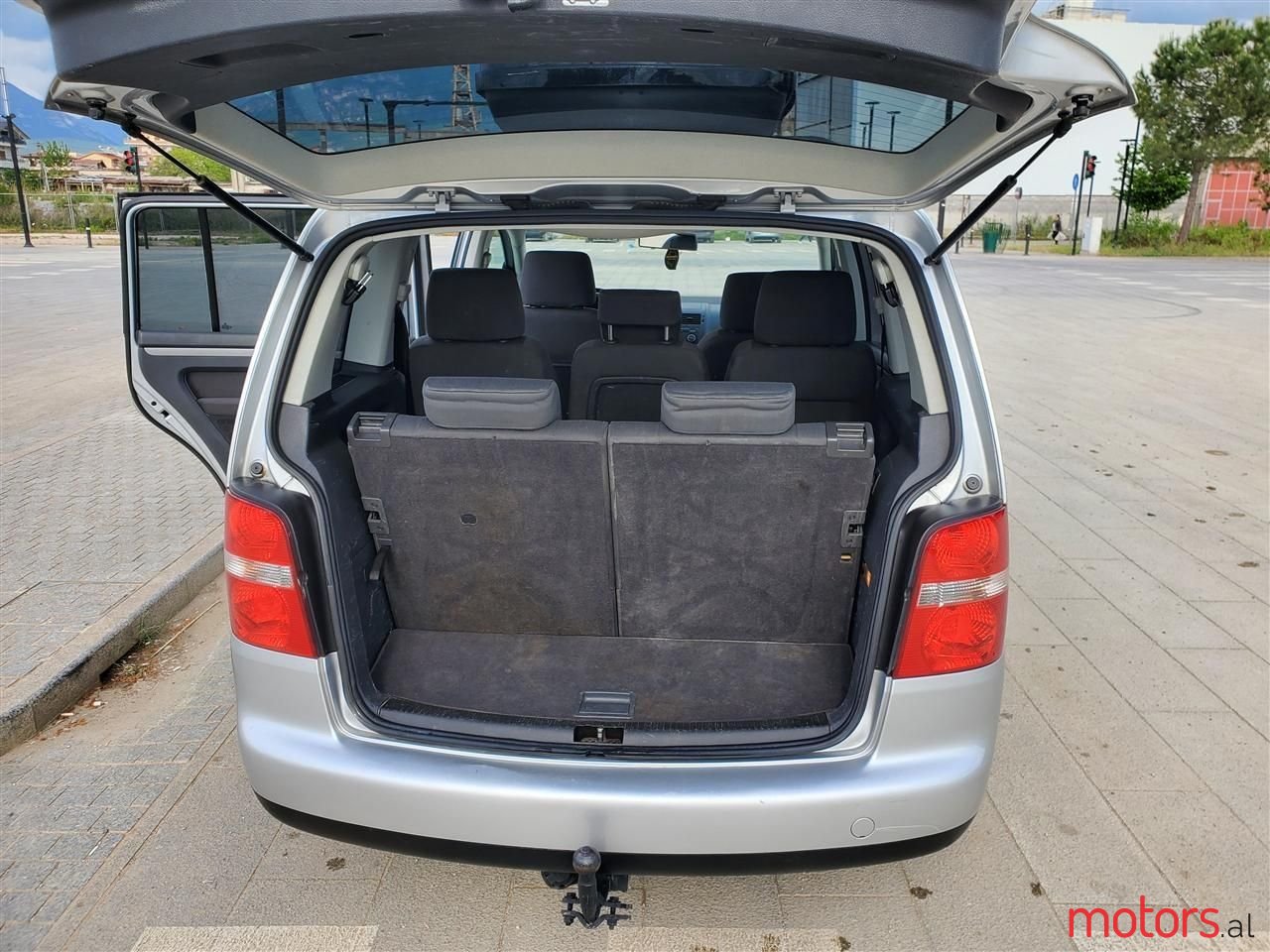 2006' Volkswagen Touran photo #5