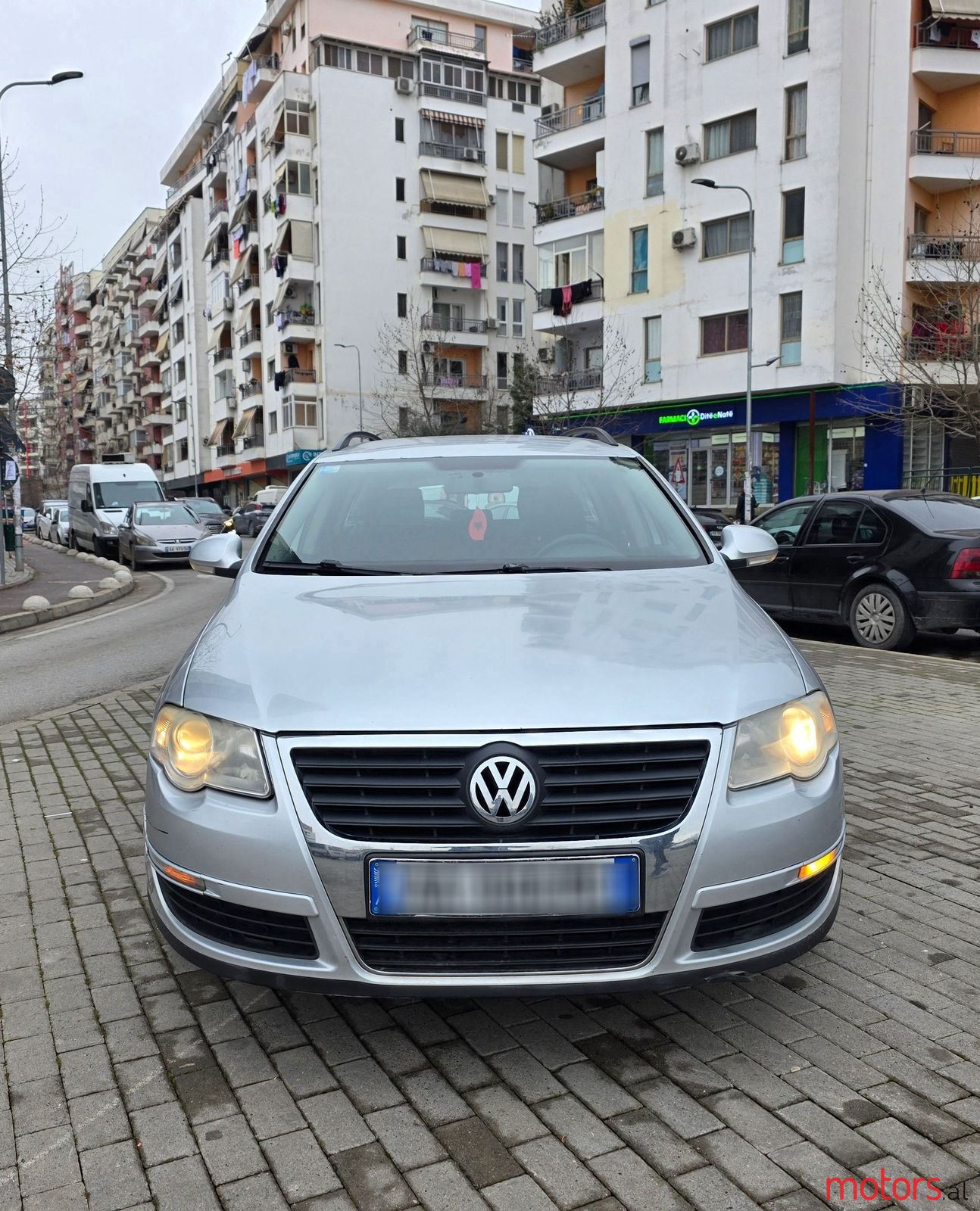 2007' Volkswagen Passat photo #2