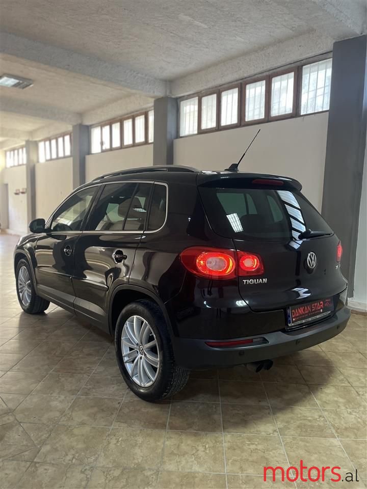 2008' Volkswagen Tiguan photo #3