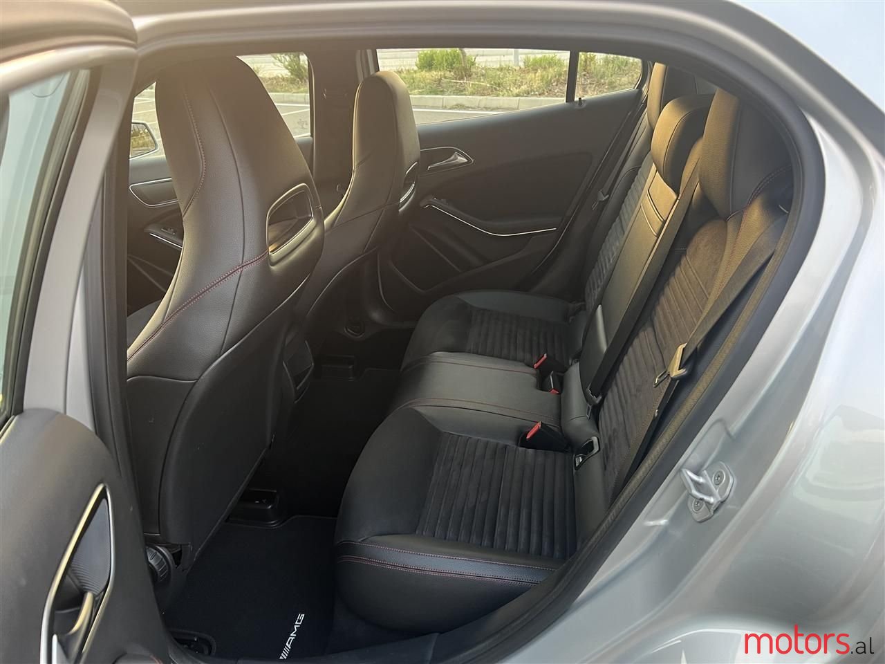 2015' Mercedes-Benz GLA 220 photo #3