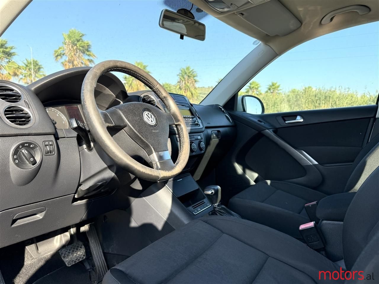 2009' Volkswagen Tiguan photo #2