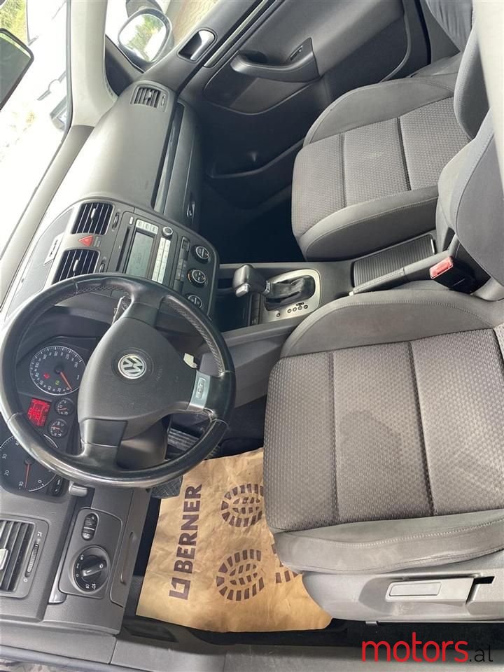 2007' Volkswagen Golf photo #3