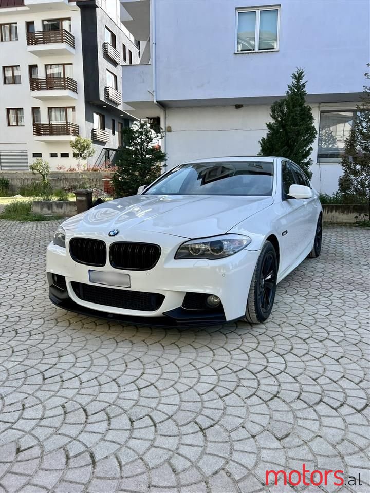 2011' BMW 525 photo #6